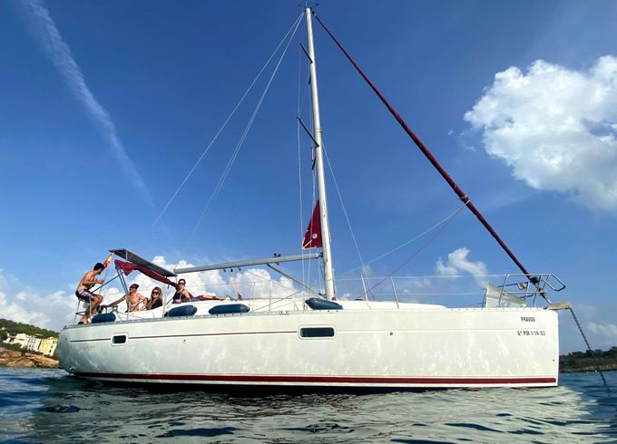 Sailboat Beneteau Oceanis 361 Clipper 10.8m
