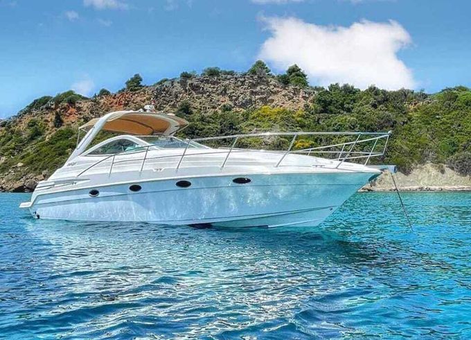 Motorboat Doral 360se 520hp