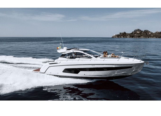 Motorboat Azimut Atlantis 45 2hp