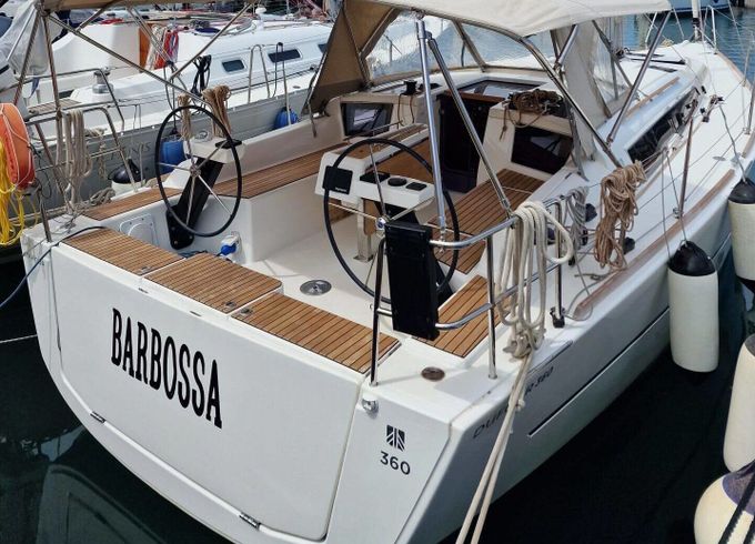 Sailboat Dufour 360 10m