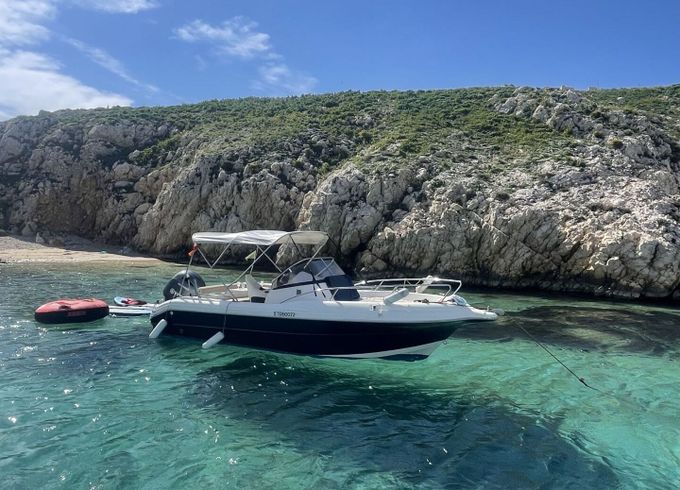 Motorboat Pacific Craft 650 WA 200hp