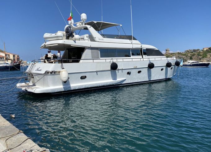 Motor yacht Diano 22 2200hp