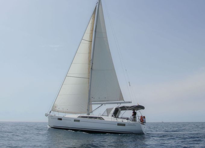 Sailboat Beneteau Oceanis 41.1 12.5m