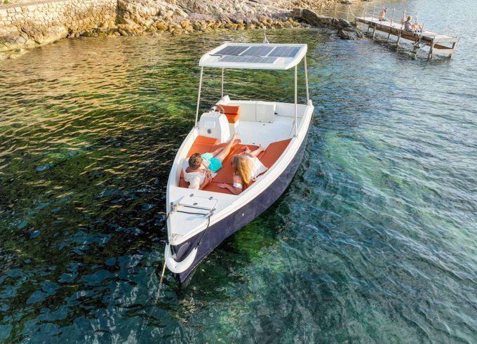 Boat without licence  Lagoon 55 6hp