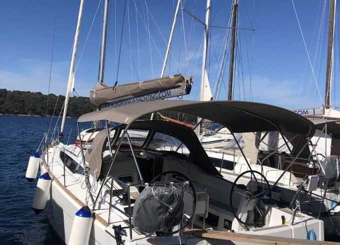 Sailboat Jeanneau Sun Odyssey 349 10m