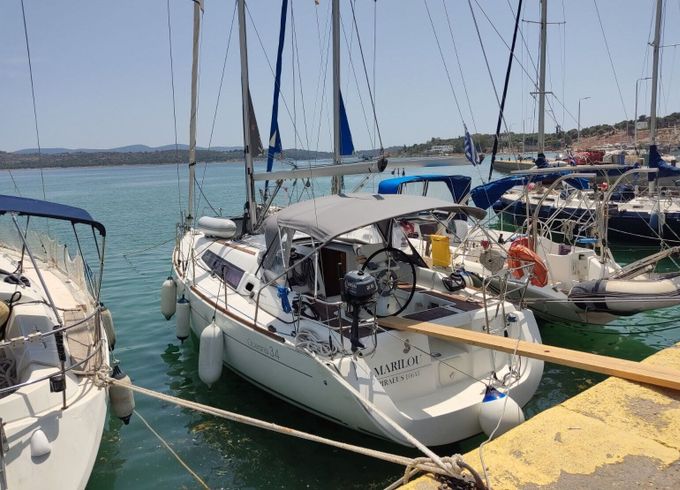 Sailboat Beneteau Oceanis 34 10m