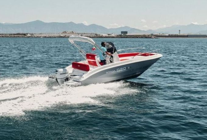 Motorboat Barqa Q20 100hp