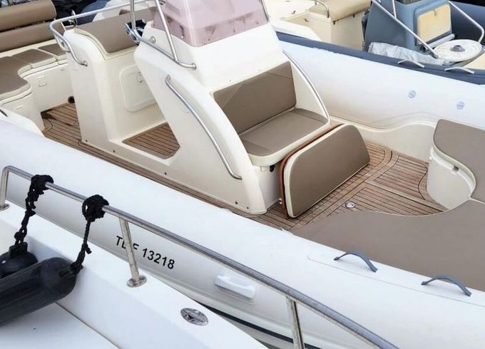 Motorboat Nuova Jolly KING 820 400hp