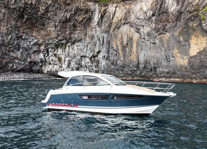 Motorboat Cristal Sea Madeira Leader 9 400hp