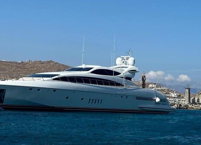 Motor yacht Mangusta 105 4800hp