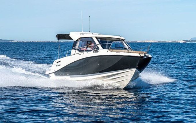 Motorboat Quicksilver Active 705 Weekend 200hp