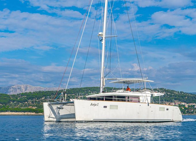 Catamaran LAGOON 450 F 13.96m