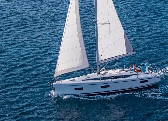 Sailboat Bavaria C42 12.9m