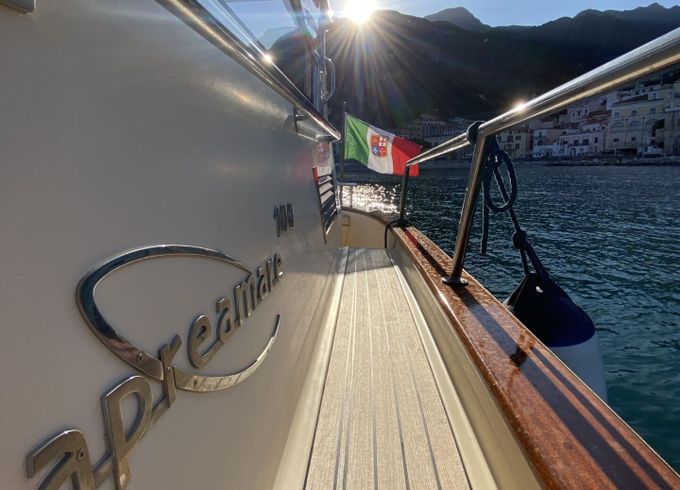 Motorboat Apreamare 38 Comfort 740hp