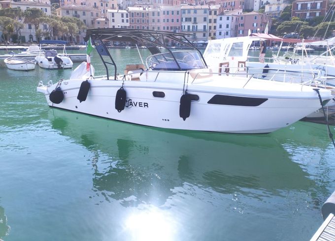 Motorboat Saver 750WA 250hp