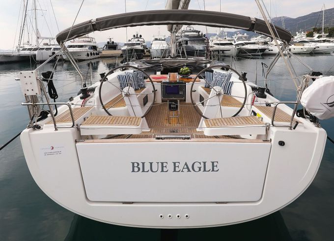 Sailboat HANSE 418 12.4m