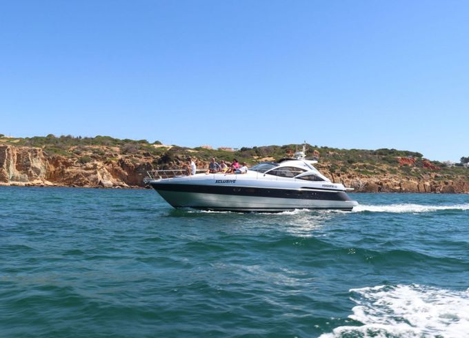 Motorboat Pershing 43 647hp