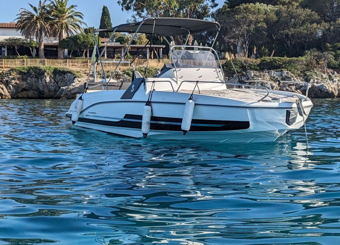 Motorboat Beneteau Flyer 6.6 Sundeck 200hp