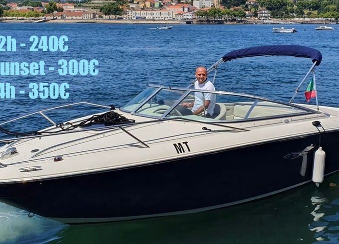 Motorboat Sea Ray Sun and Sport 220hp