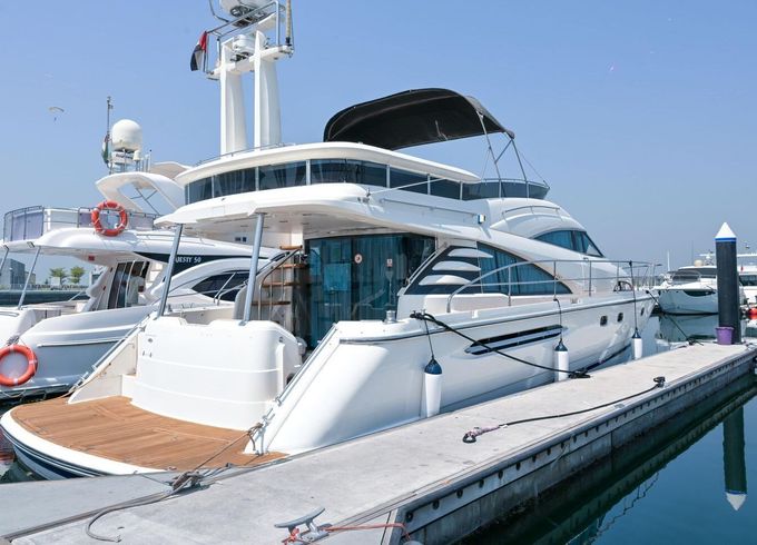 Motor yacht Fairline 2016