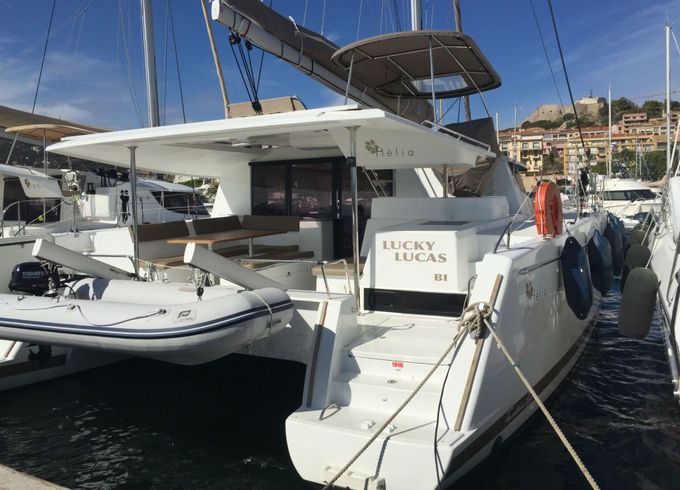 Catamaran FOUNTAINE PAJOT HELIA 44 13.3m