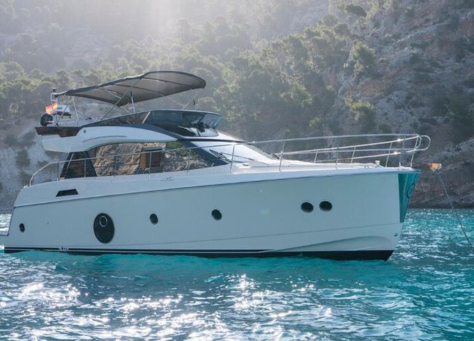 Motorboat Monte Carlo 5 870hp