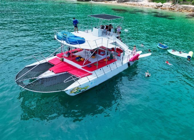 Catamaran 45' Custom Waterslides 13.72m