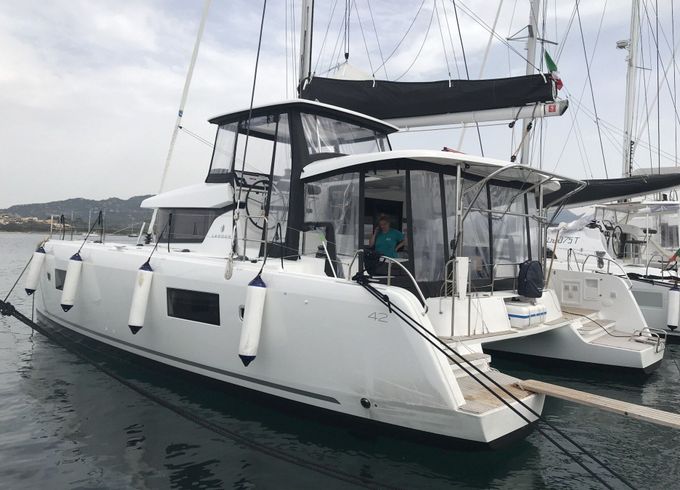 Catamaran LAGOON 42 12.94m