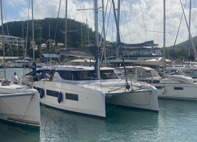 Catamaran AVENTURA 37 10m