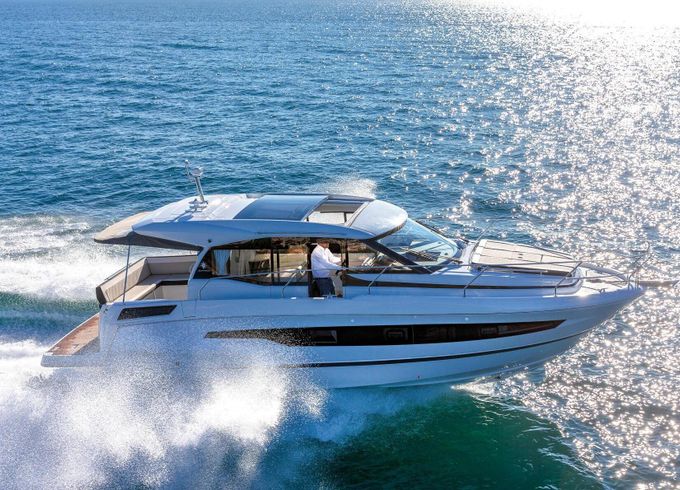 Motorboat Jeanneau NC 37