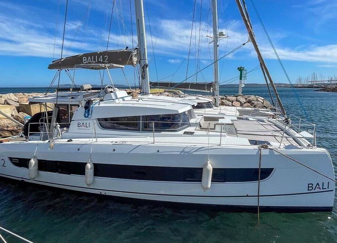 Catamaran 15 BALI 4.2 (4D/2C/1P)-ZA 12m