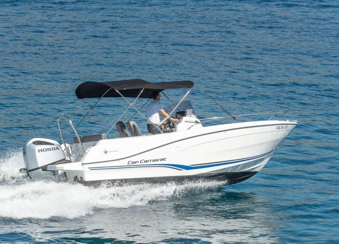 Motorboat JEANNEAU CAP CAMARAT 6.5 CC 200hp