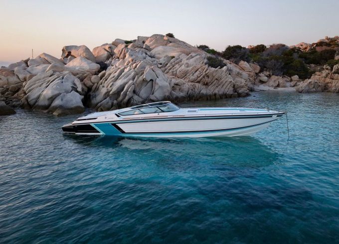 Motorboat Formula 311 SR-1 600hp