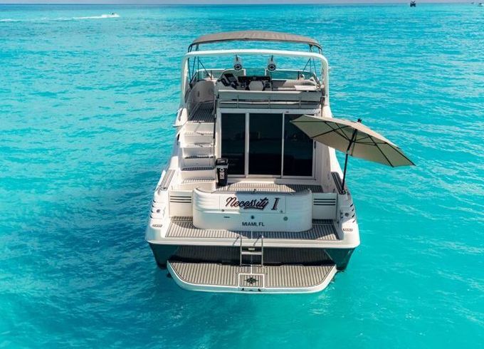 Motorboat Sea Ray Flybridge 1200hp