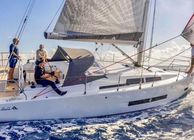 Sailboat Hanse Hanse 360 11.3m