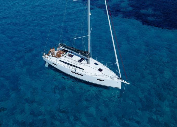 Sailboat Jeanneau Sun Odyssey 415 12.35m