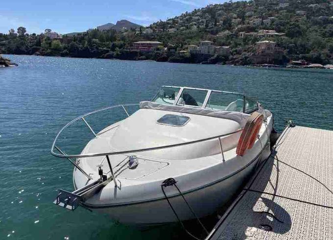 Motorboat Jeanneau Leader 705 220hp