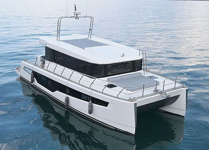 Catamaran DGYACHTS DMG 13.7m