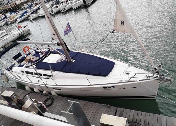 Sailboat Jeanneau Sun Odyssey 42i 12.85m