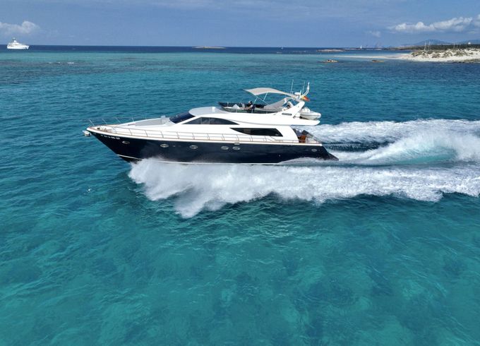 Motor yacht Uniesse 66 2600hp