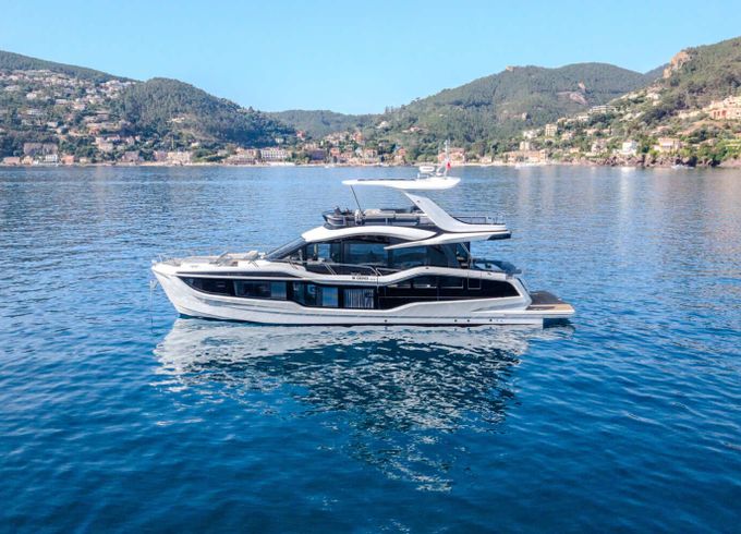 Motorboat Galeon 560 fly 1800hp