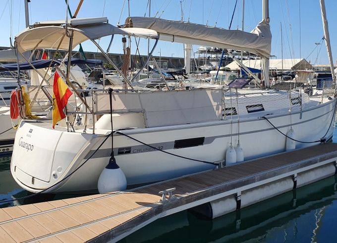 Sailboat BAVARIA 32 Cruiser 10m