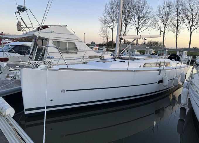 Sailboat Dufour 350 Grand Large 10.28m