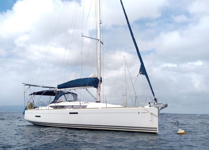 Sailboat Jeanneau Sun Odyssey 379 11.34m