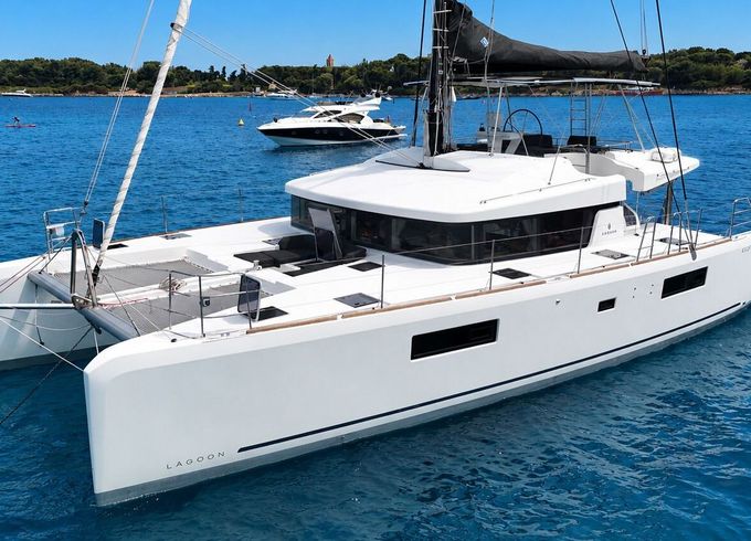 Catamaran Lagoon 52F 16m