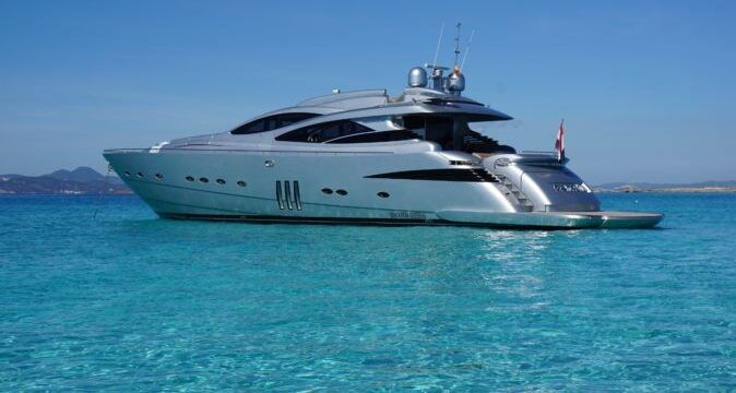 Motor yacht Pershing 90 2000hp