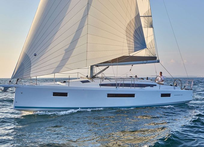 Sailboat Jeanneau Sun Odyssey 410 12.05m