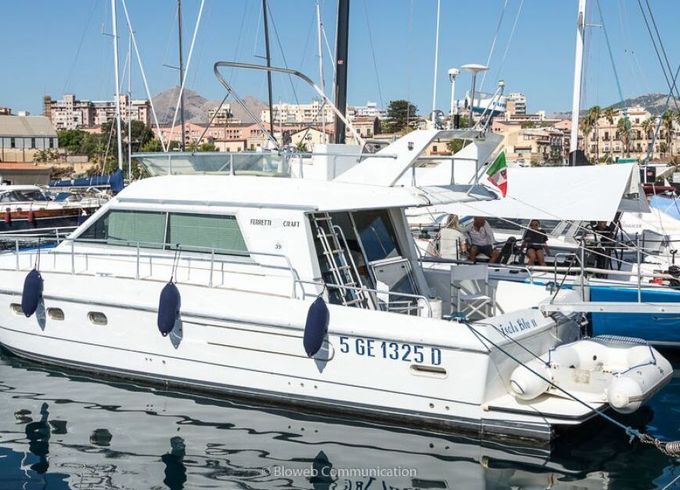 Motorboat FERRETTI 39 FLY 800hp