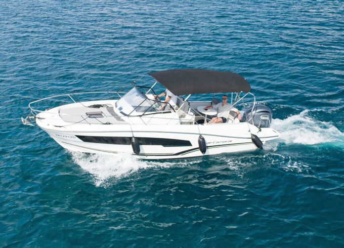 Motorboat Jeanneau Cap Camarat 7.5 WA 250hp