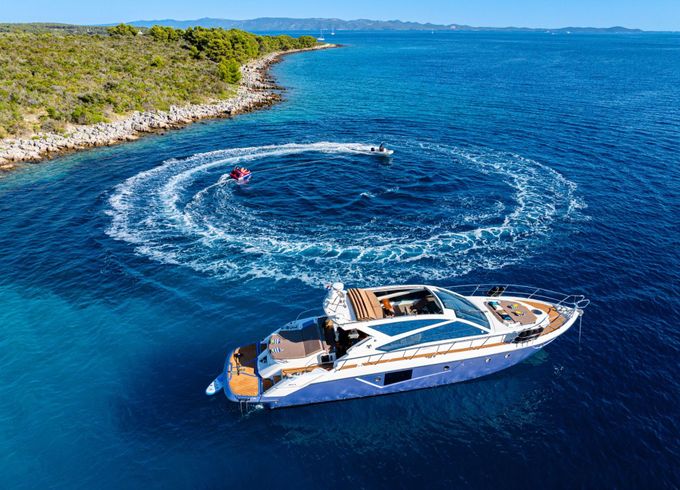 Motorboat Cranchi 56 Ht 1400hp